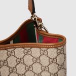 Gucci Emblem medium bucket bag - Image 6