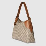 GG Emblem medium shoulder bag - Image 5