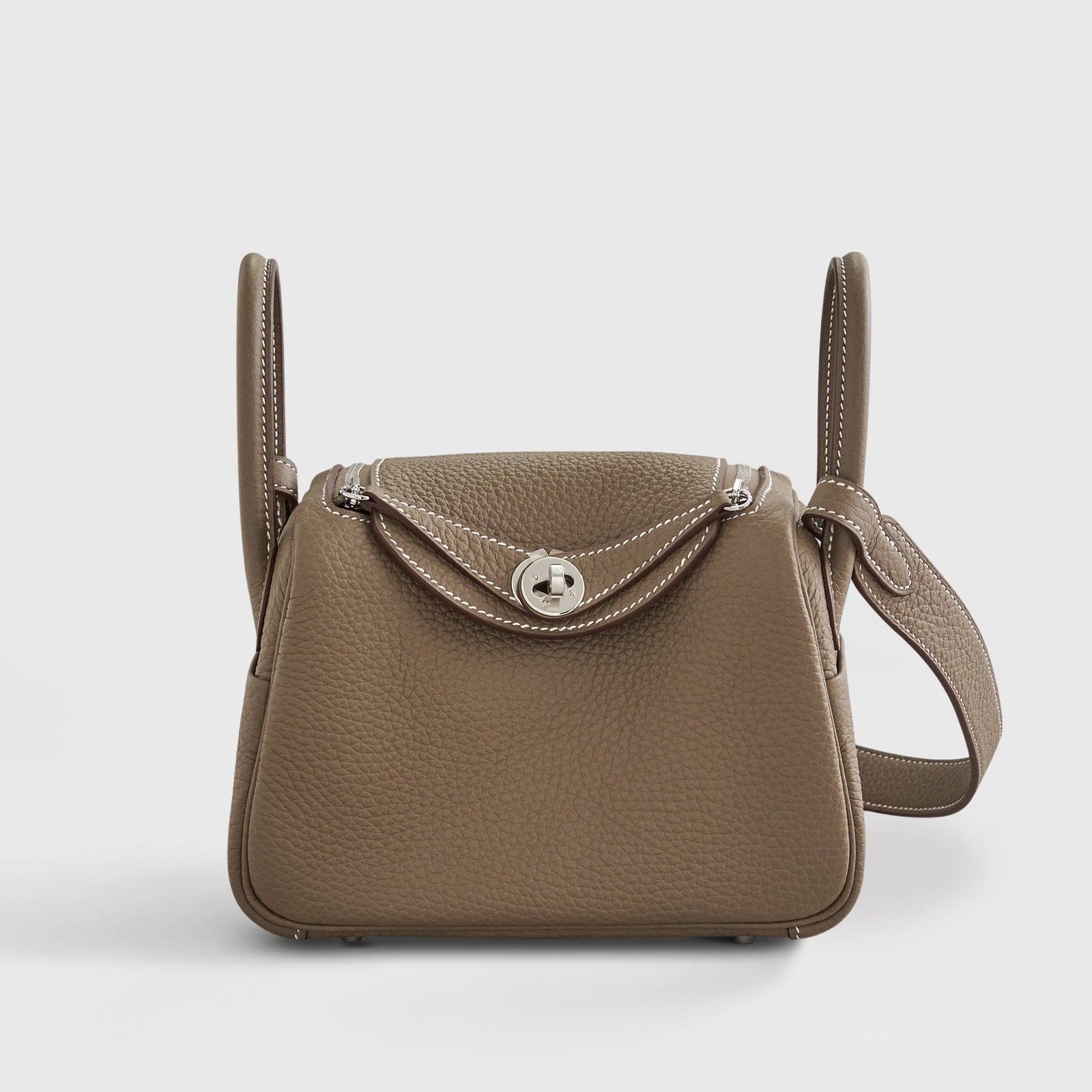 199HermesLindy20ClemenceEtoupePalladiumHardware.jpg Hermès Lindy 20 Clemence Etoupe Palladium Hardware - Image 1