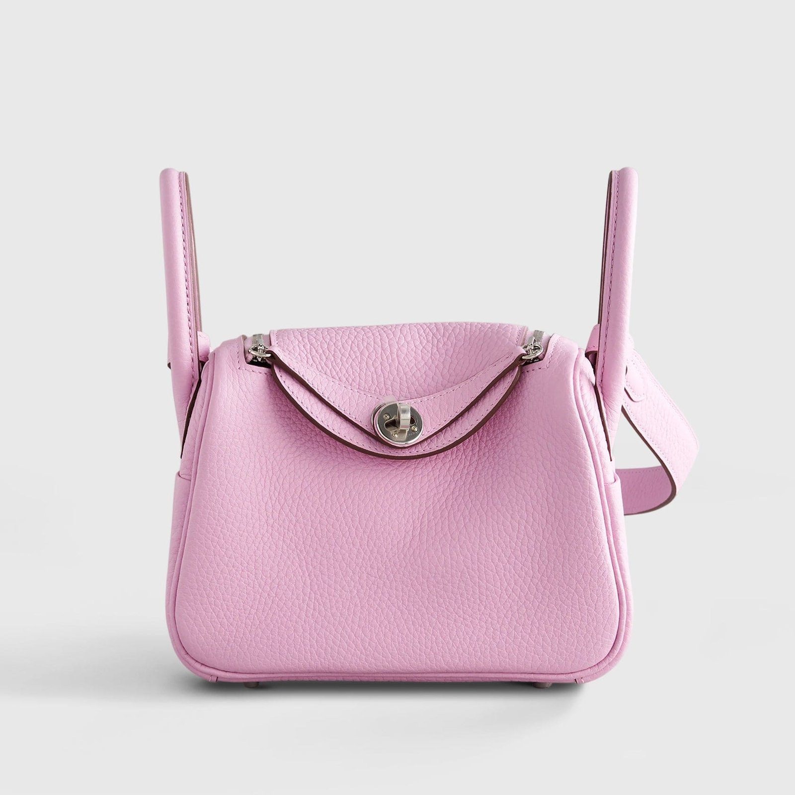 203HermesLindy20ClemenceMauveSylvesterPalladiumHardware.jpg Hermès Lindy 20 Clemence Mauve Sylvester Palladium Hardware - Image 1