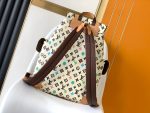 Louis Vuitton M25240 Christopher MM - Image 4