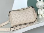 Louis Vuitton M24114 HAND IT ALL SMALL - Image 4
