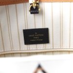 Louis Vuitton Monogram Giant Jungle Onthego GM Ivory - Image 6