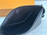 Louis Vuitton M82543 POCHETTE VOYAGE SOUPLE CLUTCH - Image 10