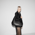 Gucci B medium shoulder bag - Image 2