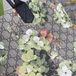 GUCCI  Supreme Monogram Blooms Medium Reversible Tote - Image 4