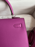 Hermès Kelly Handbag Pink Epsom with Palladium Hardware 25 - Image 4