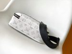 Louis Vuitton M31069 Alpha Messenger - Image 5