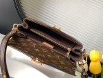 Louis Vuitton M46279 Pochette Métis East West - Image 6