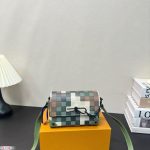 Louis Vuitton M83172 Steamer Wearable Wallet - Image 2