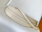 Louis Vuitton Loop Hobo M46739 - Image 6