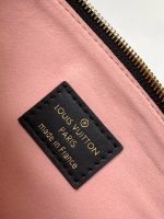 Louis Vuitton M21260 Coussin PM - Image 10
