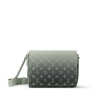 Louis Vuitton M11593 District PM