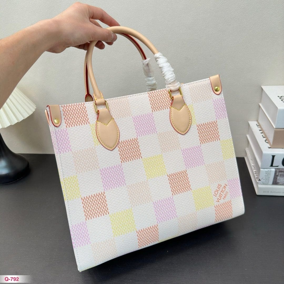 EQVdZslT-IMG_442320240426-174455.jpg Louis Vuitton jungle bag onthego tote shopping bag - Image 1