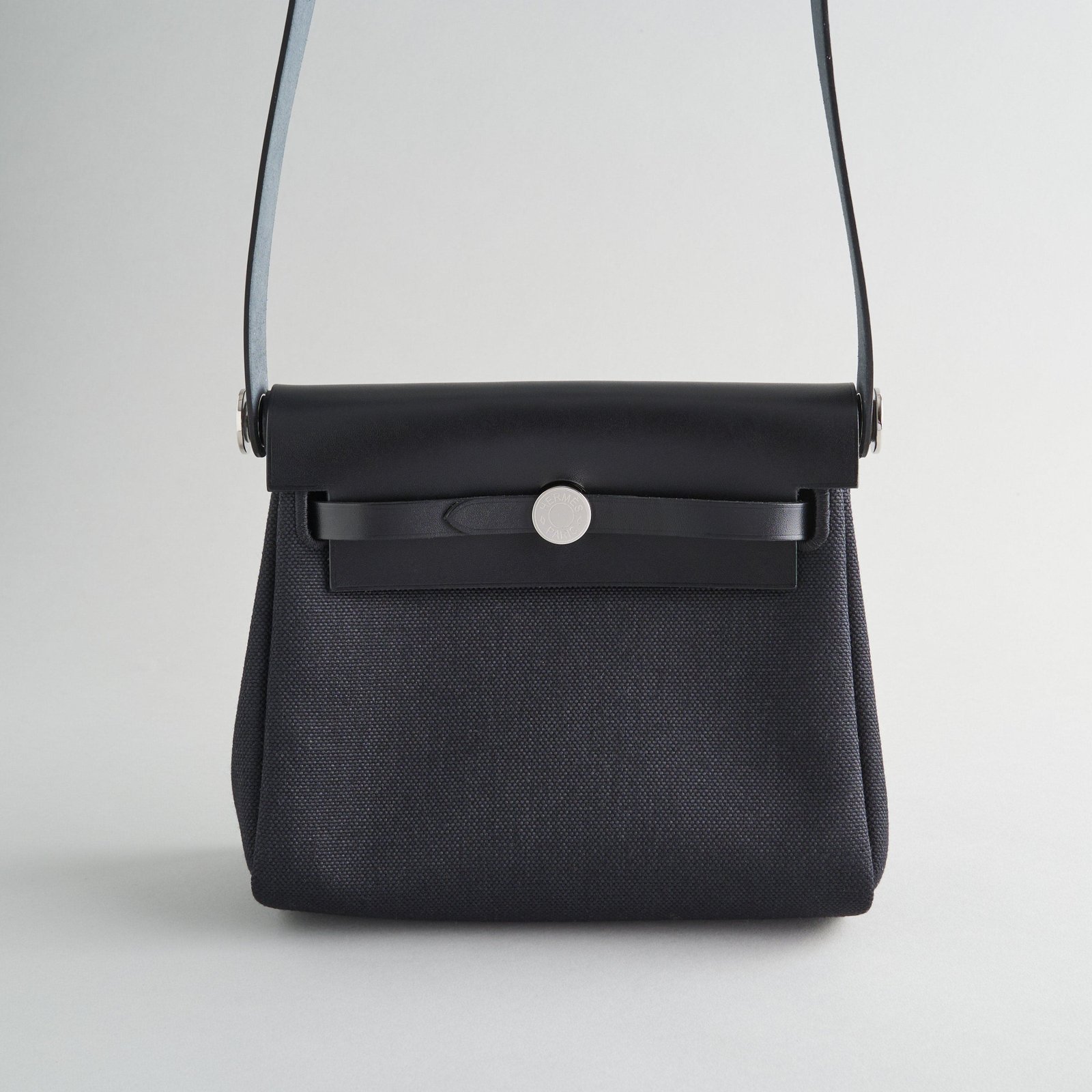 EU_H_HM_B_PHW_16321.jpg Hermès Herbag Mini Black Palladium Hardware - Image 1