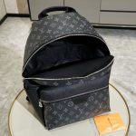 Louis Vuitton M31033 Discovery Backpack - Image 3