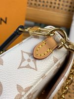 Louis Vuitton M83091 Wallet on Chain Ivy - Image 6