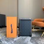 Louis Vuitton M23002 Horizon 55 - Image 9