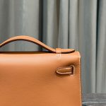 Hermès Gold Kelly Pochette Clutch Swift Gold Hardware - Image 9