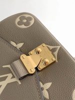 Louis Vuitton M23081 Pochette Métis East West - Image 7