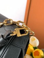 Louis Vuitton M45813 Favorite - Image 10