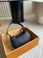 Louis Vuitton M82391 Mini Moon - Image 4