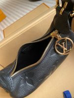 Louis Vuitton M82391 Mini Moon - Image 9
