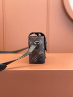 Louis Vuitton M83613 Steamer Wearable Wallet - Image 5