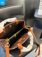 Louis Vuitton Sully PM leather handbag - Image 5