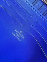 Louis Vuitton M12819 Pochette Voyage MM - Image 12