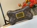 Louis Vuitton M12615 Bone Wearable Wallet - Image 5