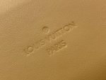 Louis Vuitton M12615 Bone Wearable Wallet - Image 12