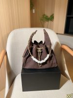 CHANEL 25 Small Handbag