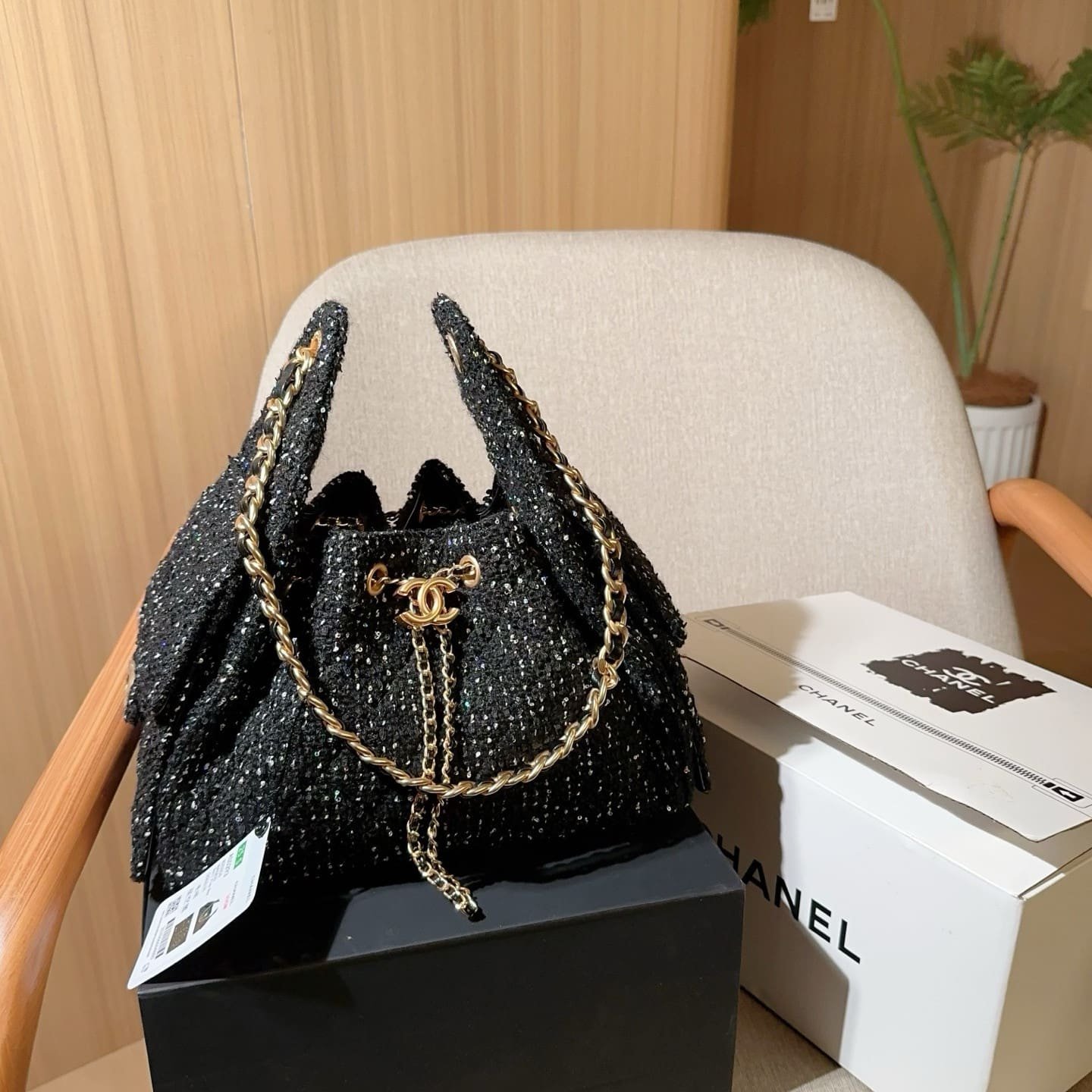 IMG_4161-1.jpg CHANEL 25 Small Handbag - Image 1