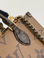 Louis Vuitton M14236 OnTheGo East West Chain - Image 10
