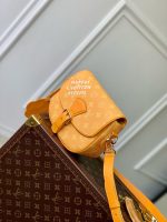 Louis Vuitton M12694 Montsouris Messenger - Image 5