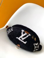 Louis Vuitton M11799 Bumbag - Image 5