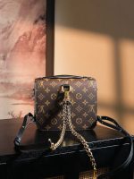 Louis Vuitton M11941 Pochette Métis Backpack - Image 7