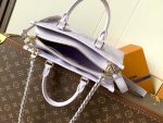 Louis Vuitton M15192 OnTheGo East West - Image 9