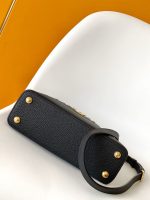 Louis Vuitton M11349 Capucines MM - Image 5