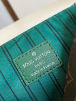 Louis Vuitton M12808 Steamer Wearable Wallet - Image 11
