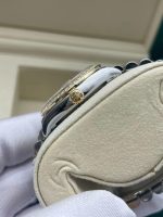 Rolex Datejust 31 278273 ‘Ladies’ Yellow Gold Stainless Steel Mother of Pearl Diamond Dial (2024) - Image 4