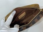 Louis Vuitton M26020 Trocadéro Wearable Wallet - Image 9