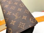 Louis Vuitton M66540 Wallet - Image 6
