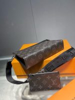 Louis Vuitton M81124 Gaston Wearable Wallet - Image 4