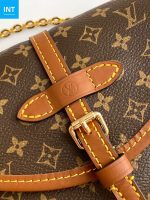 Louis Vuitton M27096 Solo - Image 8