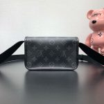 Louis Vuitton M12599 Bosphore Wearable Wallet - Image 3