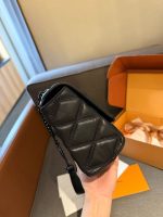 Louis Vuitton M11374 GO-14 Medium Gloves - Image 7