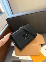 Louis Vuitton M25325 Twist MM - Image 10