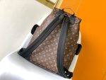 Louis Vuitton M46686 Christopher MM - Image 4